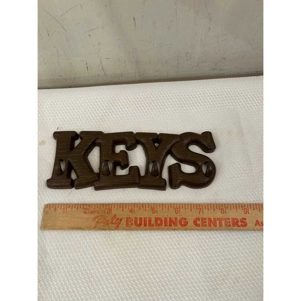 Vintage Wall Key Holder OS Brown Faux Wood Grain 4 Hook Entryway Organizer